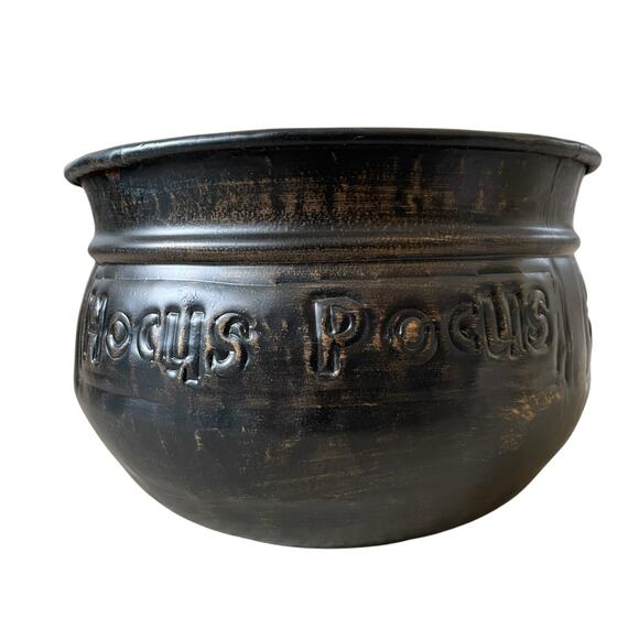Goblin & Ghoul HOCUS POCUS Halloween Cauldron 12 Embossed Metal NEW - Picture 8 of 15